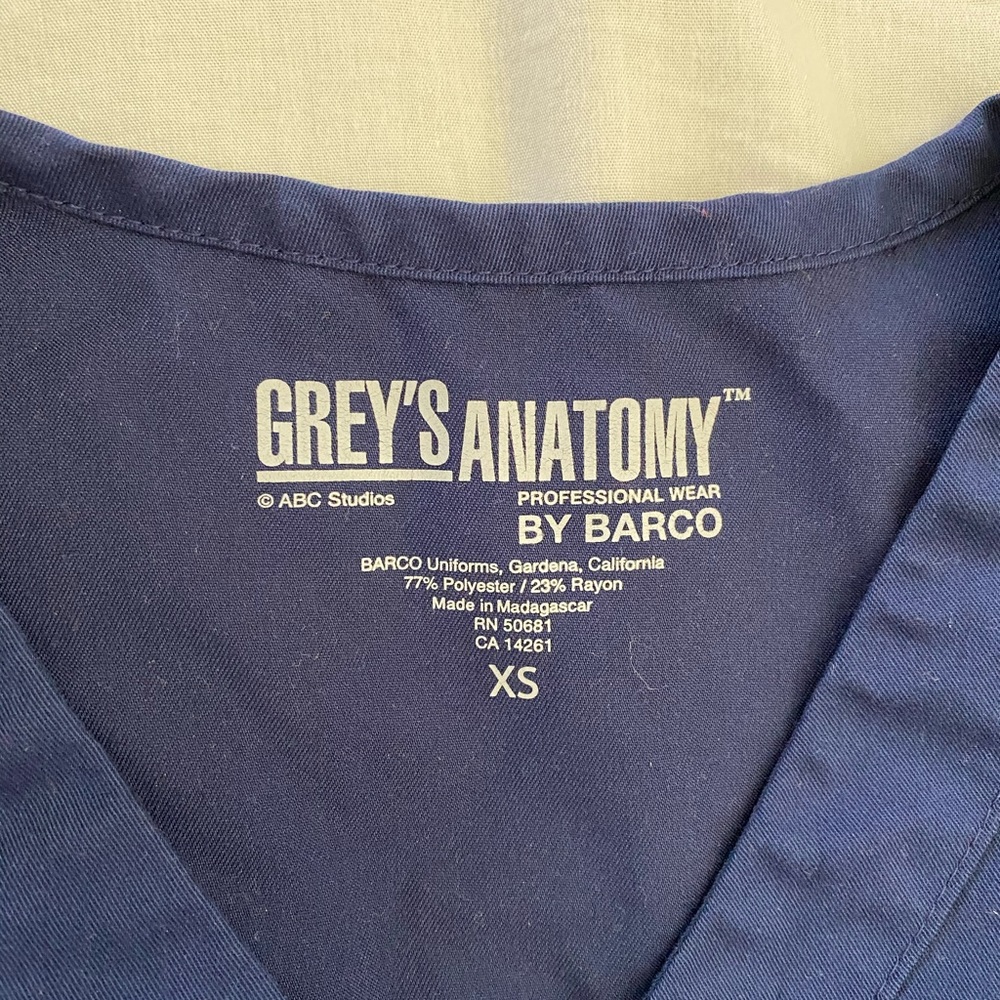 XS scrub top - Picture 2 of 3